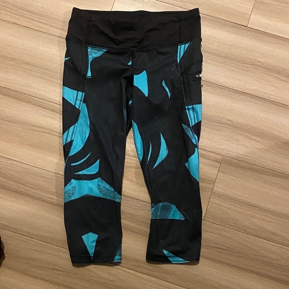 Lululemon leggings size 4 - Picture 1 of 9